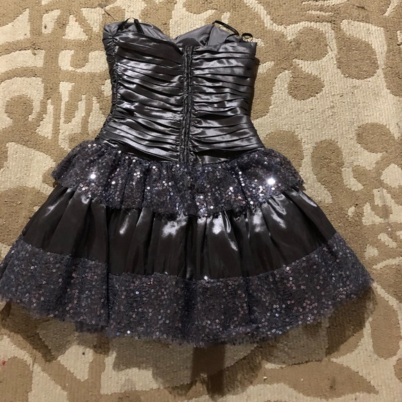 CUTE DRESS!! - Picture 2 of 3